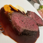 サラマンジェ ド ヨシノ - 濃厚な旨味のあるお肉