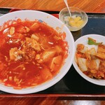 アジア中華創作料理 天府餃子城 - マーポー豆腐麺＋味噌鶏丼 968円
            デザート付き