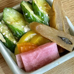 鮒兼 - お新香は盛り沢山　つい呑みたくなるんですよｗ