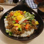 トンテキ食堂8 - キーマカレー(800円)