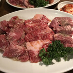 Yakiniku motsunabe futakotamagawa kuratsuki - 贅沢三種ランチ