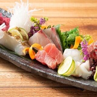 Don't miss the sashimi made with Seafood directly delivered from Toyosu ◆Check out the daily specials as well.