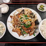 中華ダイニング 台湾酒場 - ニラレバ定食（850円）