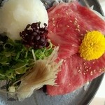 鶴屋 - 上ロースの冷しゃぶ（1950円）。大根おろし・ねぎ・ミョウガ。