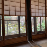 大松家 - 中庭を望む個室