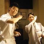 神保町 傳 - 24年12月　大将と女将の「アイ～ン」（了解済）