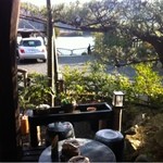 いけ活かに 竹林茶屋 - 夏場は外でも寛げるみたいです！