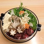 Kujirayachoubei - 鯨料理といえばこれでしょう❢肉厚な鯨肉とシャキシャキの水菜。この最高の組合せが織りなす、懐かしの味。