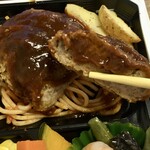 Precce - ハンバーグ＆オムライス弁当648円