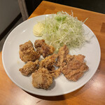 KJミートダイニング - 鶏の唐揚げ580円