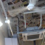 ビストロコバ - .｡奥深く天井はﾌﾗﾝｽ新聞貼り付けされoﾟ･: