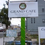 グランドカフェ - 道端の看板