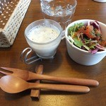 ランチに付きます