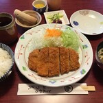 Katsuki - とんかつ定食　990円