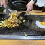 峰 - 途中から生卵を割り目玉焼きに！