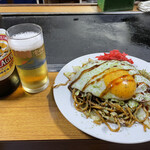 峰 - 焼きそばデラックス650円。