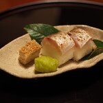 虎屋 壺中庵 - カマスの寿司