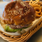 Grill&Hamburger Monster - 『ハンバーガーセット』
別角度