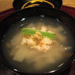 日本料理 とくを - 海老と白芋茎の椀。