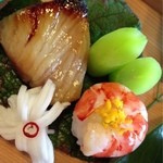 望洋樓 - 2012.12　海老の手まり寿司に、ぶりの照り焼き