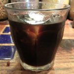 スパイスカフェ - ペアカレーランチ(+牡蠣) 1650円 のアイスコーヒー