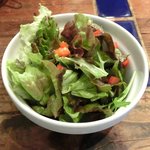 スパイスカフェ - ペアカレーランチ(+牡蠣) 1650円 のサラダ