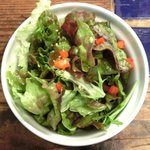 スパイスカフェ - ペアカレーランチ(+牡蠣) 1650円 のサラダ