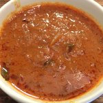 スパイスカフェ - ペアカレーランチ(+牡蠣) 1650円 のトマトベース海老カレー(中辛)