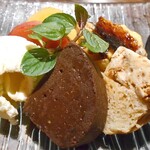 Bistro Refectorium - スペシャルデザートの盛り合わせ