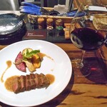 Bistro Refectorium - 福岡県鞍手郡 黒毛和牛“ふるの牛”のグリル（シンシン）（２皿に分けて供されました）＆ グラスワイン（赤）