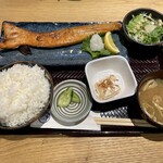 Osakanaya Yoshino - サーモンハラス焼き定食 ¥980- (税込)