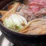 鉄鍋でアツアツ【すき焼き定食】