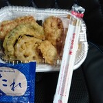 ほっかほっか亭 - 料理写真:とり天丼 天丼のたれ・蓋・箸付き 