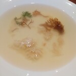 メヒコ - 3皿目:蟹と海藻スープ〜海藻で海の雰囲気がでまくり〜蟹は分からなかった。