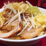 ラーメン二郎 - ラーメン半分＋ニンニク多め＋ショウガ半分