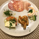 eichi. - 前菜　トリッパ、サラミ、生ハム、カプレーゼ、カルパッチョ