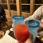 お食事処 ちゃんや～ - 家内と息子は、泡盛珊瑚礁ハイボール
      僕は、本部町産アセローラフレッシュで乾杯！