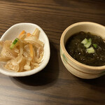 お食事処 ちゃんや～ - もずく酢とミミガー