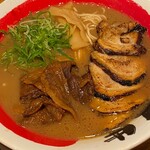 Tokushima Ramen Jinsei - 徳島ラーメン肉祭り（全部入り）カタ麺
