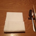 かみくら - お箸がセッティング