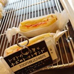 ラ バゲット ド パリ ヨシカワ - トマトのマリネとチーズのトーストサンド