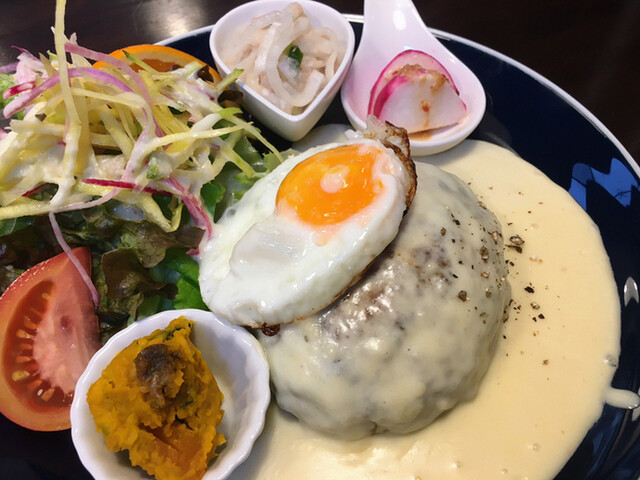 カミタナカベースダイナー（KAMITANAKA BASE DINER） - 不動の沢（ハンバーグ）の写真