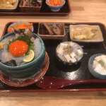 イカボン堂 - イカ玉丼定食、上¥1380（ご飯は、おかわりOK）