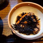 Donabe Dakigohan Nakayoshi - ヒジキの煮物