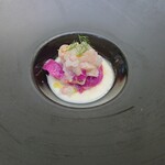 エルルカン・ビス - 大根をパスタに見立てて！海老と蟹のピスタチオとセロリのソース。