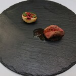 エルルカン・ビス - 鴨ロースの蒸し煮、いちじく添え