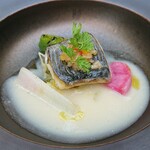 エルルカン・ビス - 鰆と蕪、貝のエッセンス