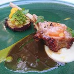 エルルカン・ビス - 骨付きの乳飲み仔牛のロースト