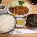とん酒場 まんぷく - チーズかつ定食 850円
