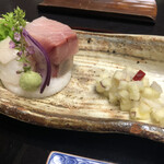 つつじ亭 - ヒラメと鰤のお刺身　りんご下ろし